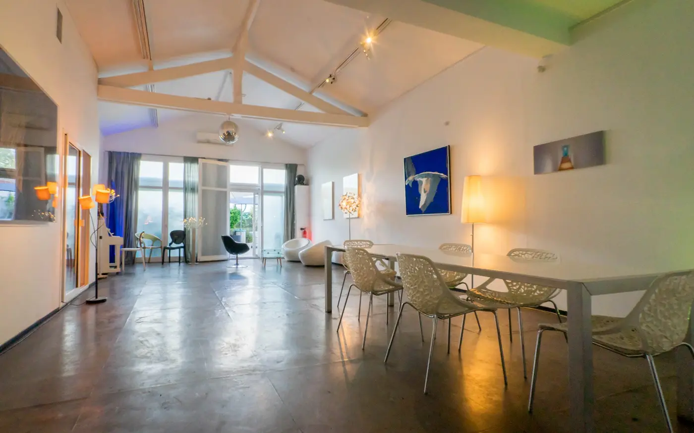 Le Loft Renaissance, Aux portes de Paris